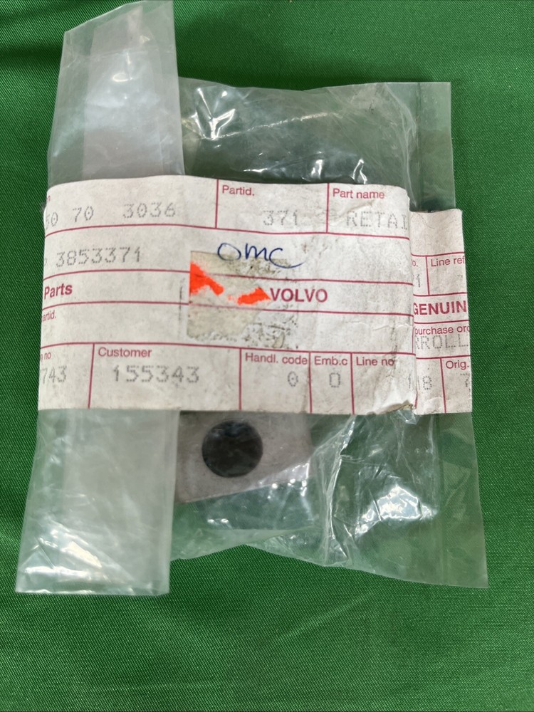 VOLVO  OEM 3853371 RETAINER,  (1K)