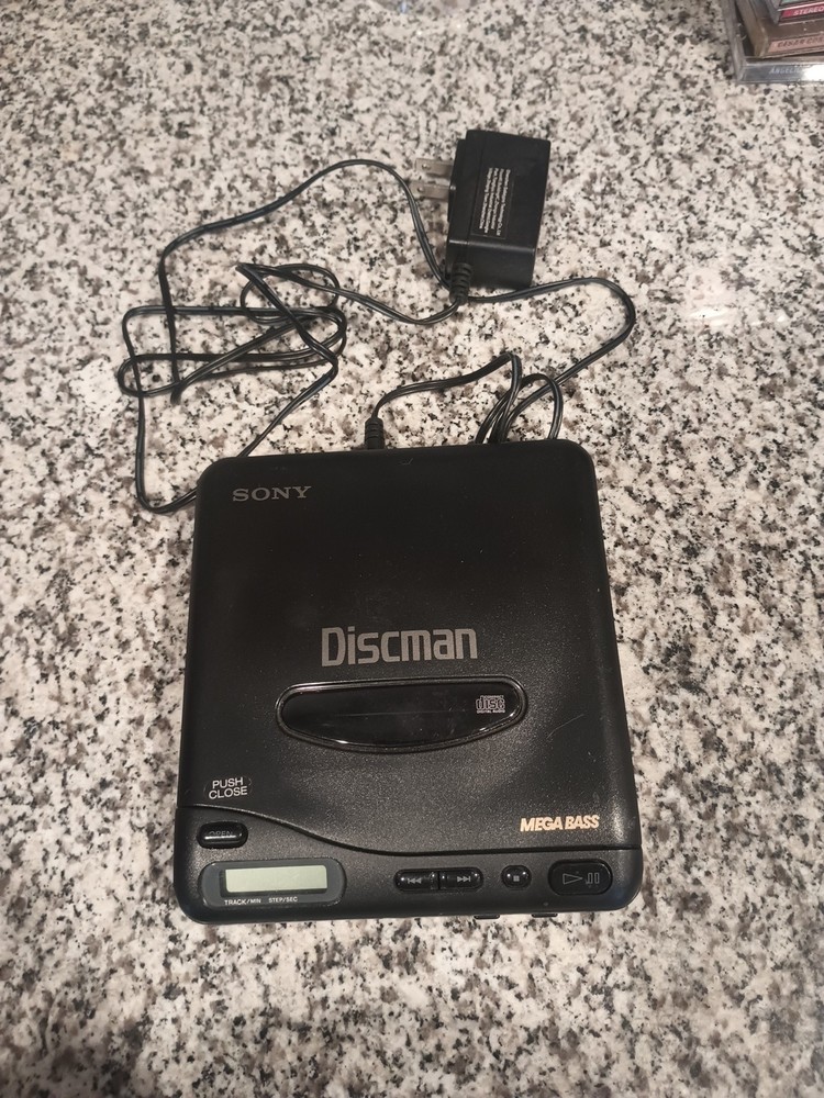 SONY DISCMAN D-11 PERSONAL/PORTABLE (CD)