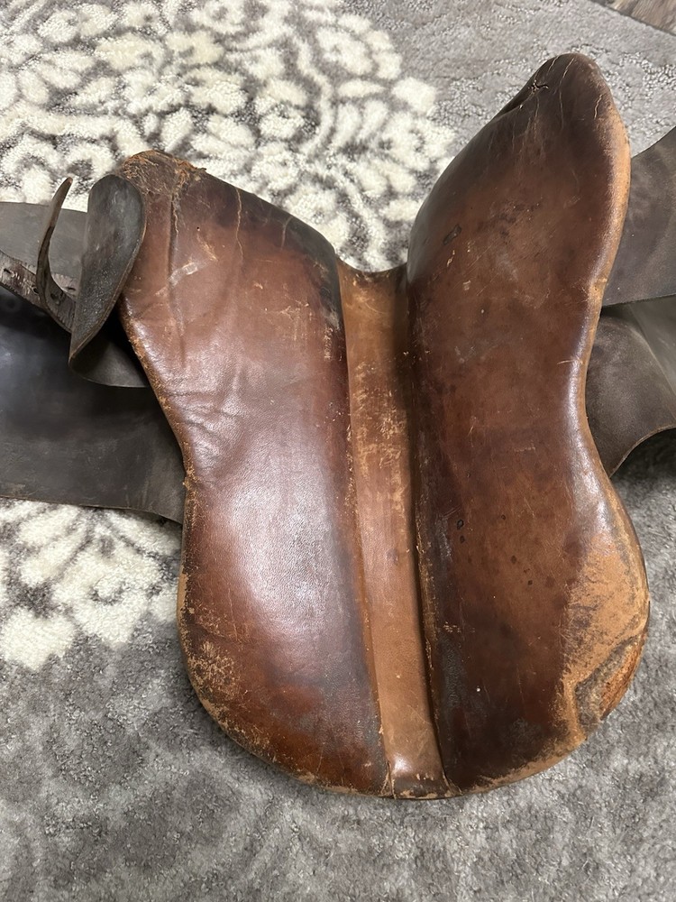 english riding saddle