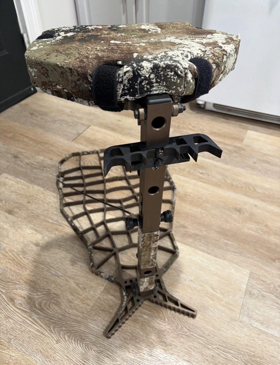 Beast Hunting Treestand Beastgear Hang-On Tree Stand for Deer Hunting Gen 1