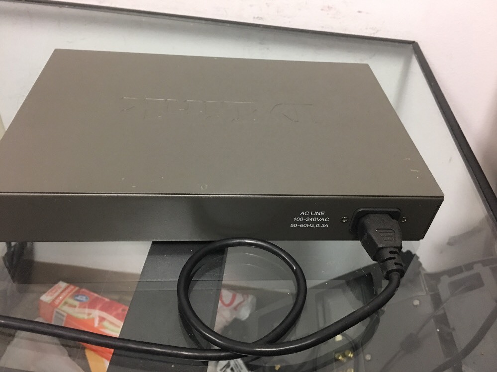 D-Link DSS-16 Express EtherNetwork 16-Port Switch Untested