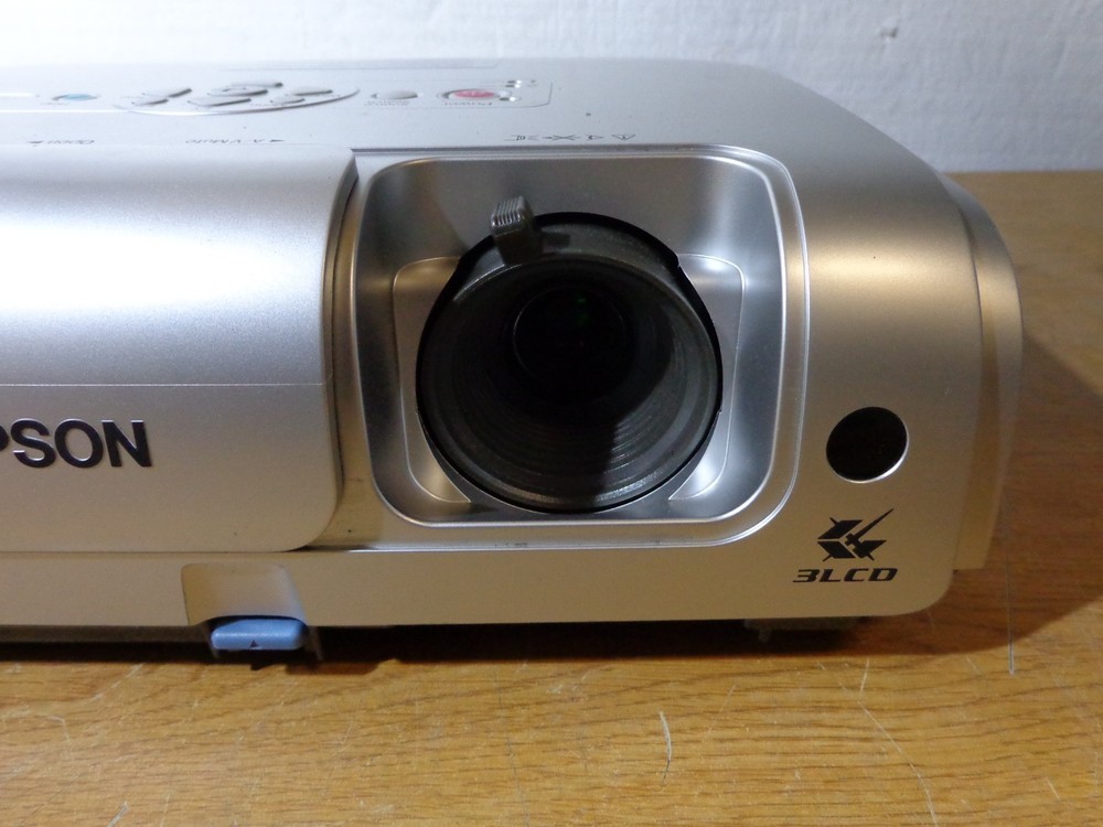 EPSON EMP-S4 LCD PROJECTOR 553Hrs (No Remote Control)