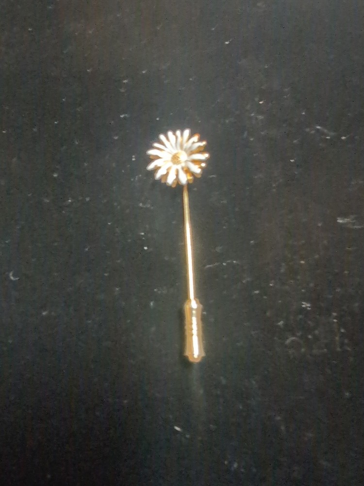 Trifari Daisy Gold tone Stick Pin Signed Lapel Pin Spring Enamel