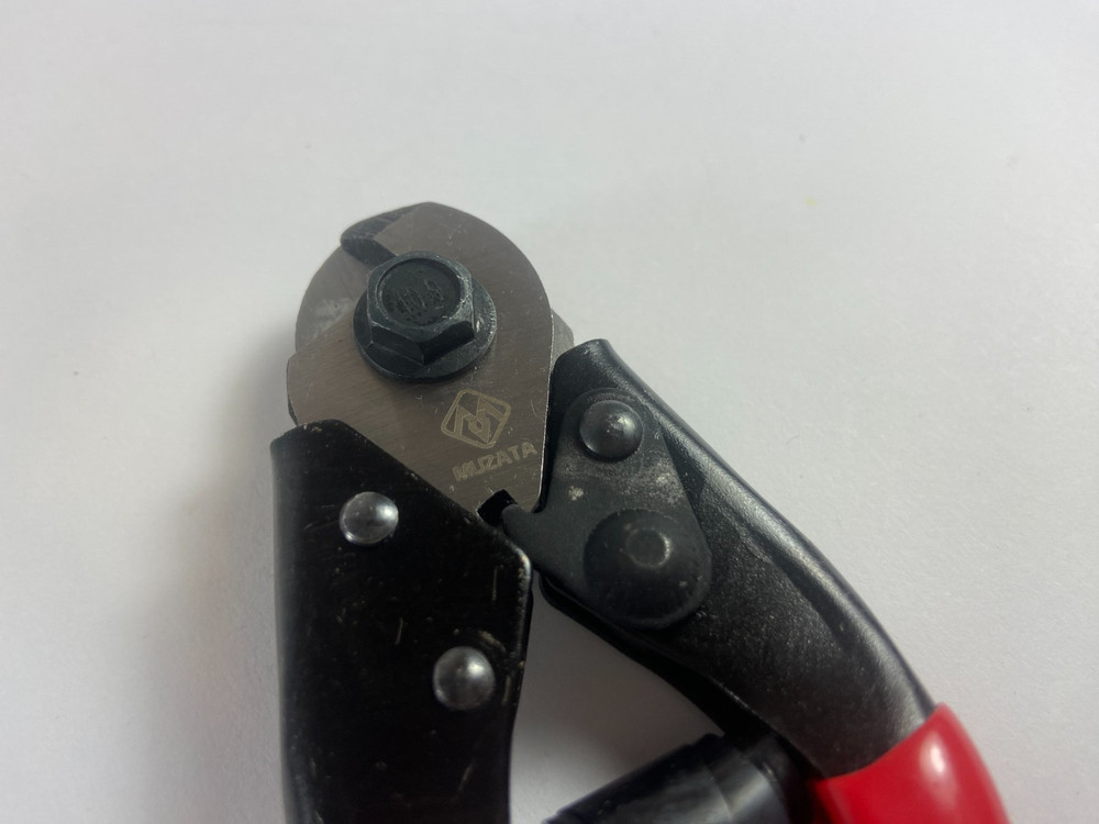 Red Industrial Electrical Cable Cutters