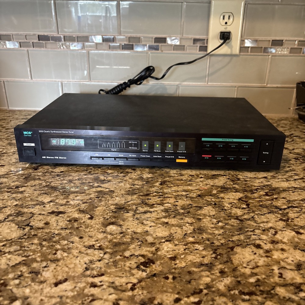 MCS Series 3050 Quartz Synthesized Stereo Tuner WORKS Great