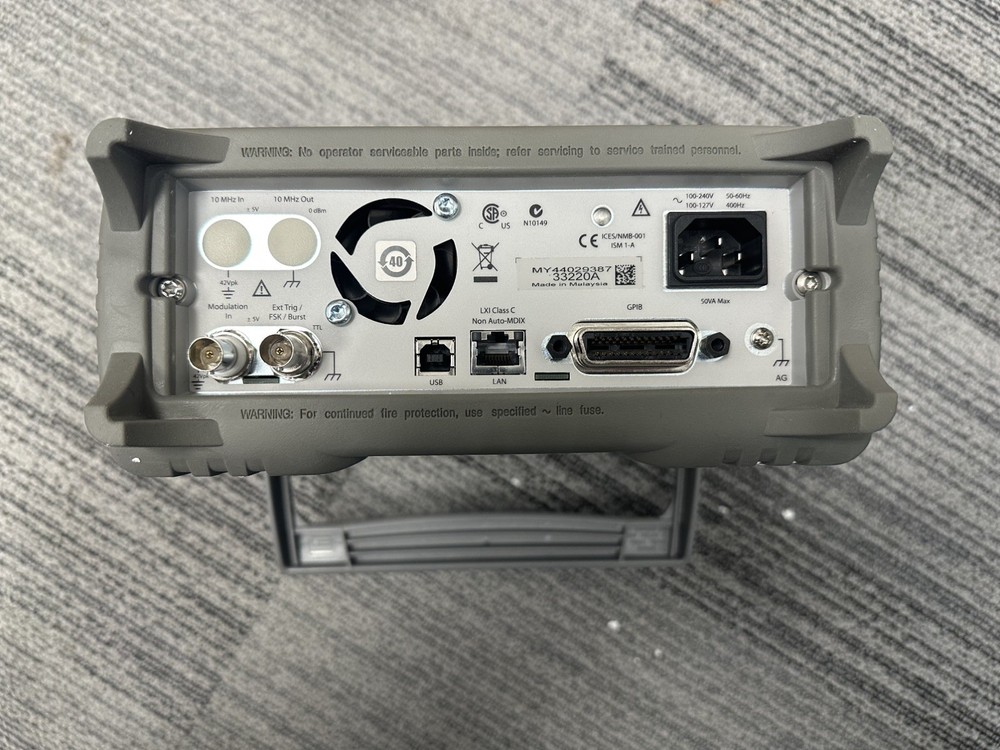 HP Agilent 33220A 20MHz Function / Arb Waveform Generator (Open Box, New)