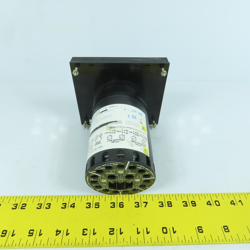 Crompton 386698 239-3024 Panel Mount DC Volts Voltmeter 0-60