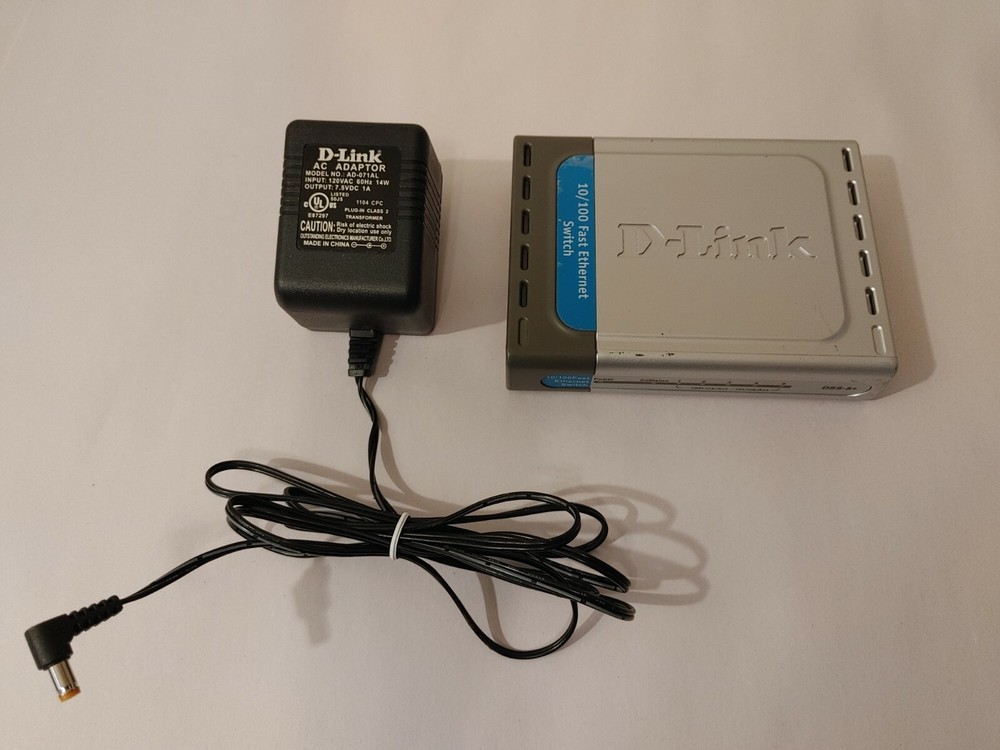 D-Link DSS 5 Plus (DSS-5+) Fast Ethernet Switch - 5 ports