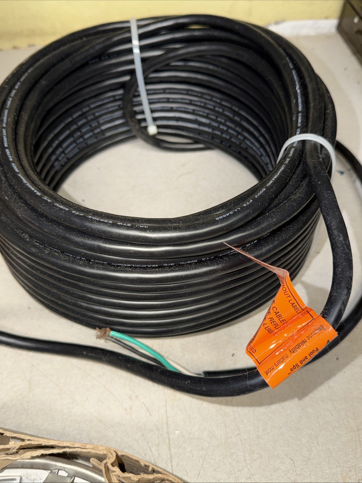 Pentair 78456300 Amerlite Pool Light 120V 500W 100’ Cord SS Face Ring – Open Box