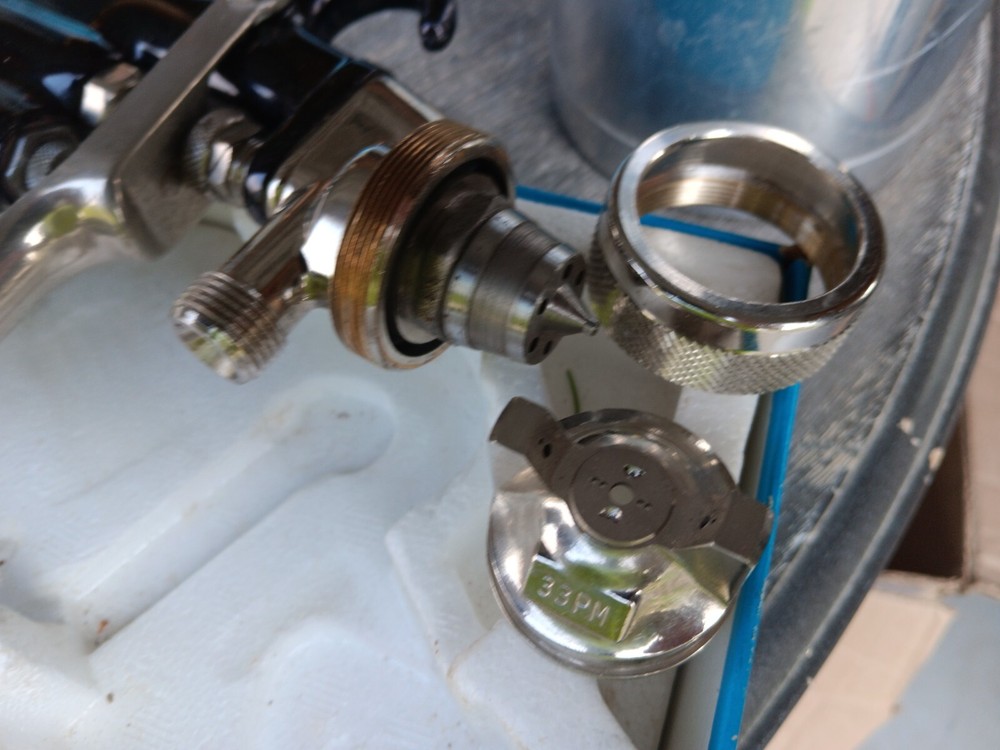 BINKS- MODEL 7 Pressure Paint spray gun 33-33PM devilbiss