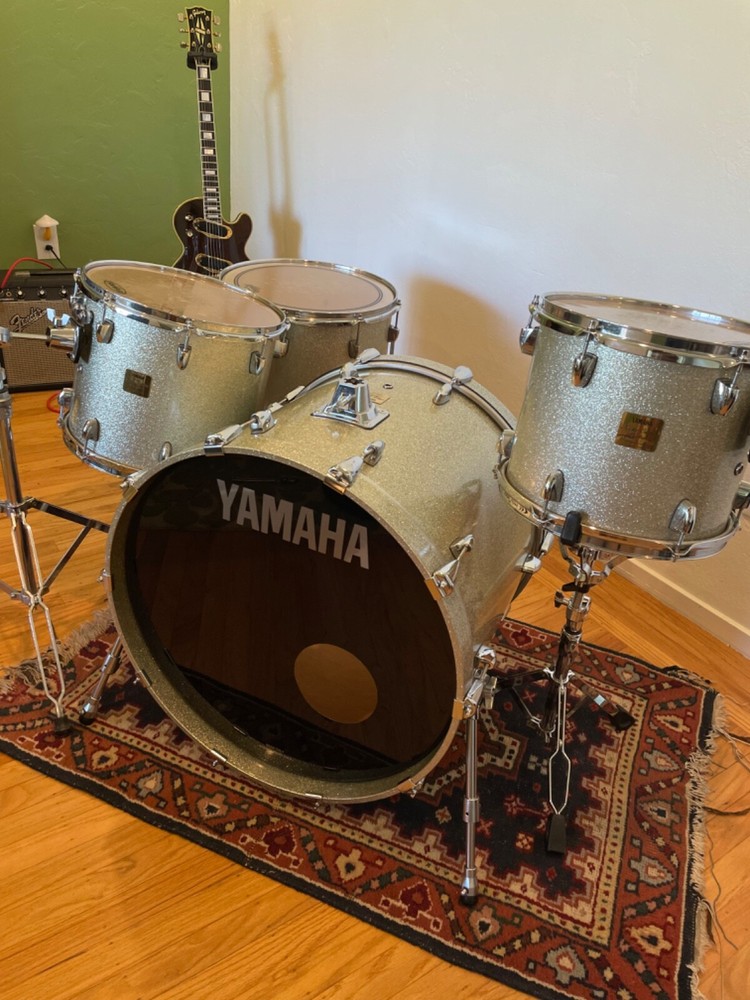 Yamaha Maple Custom Absolute Silver Sparkle Kit