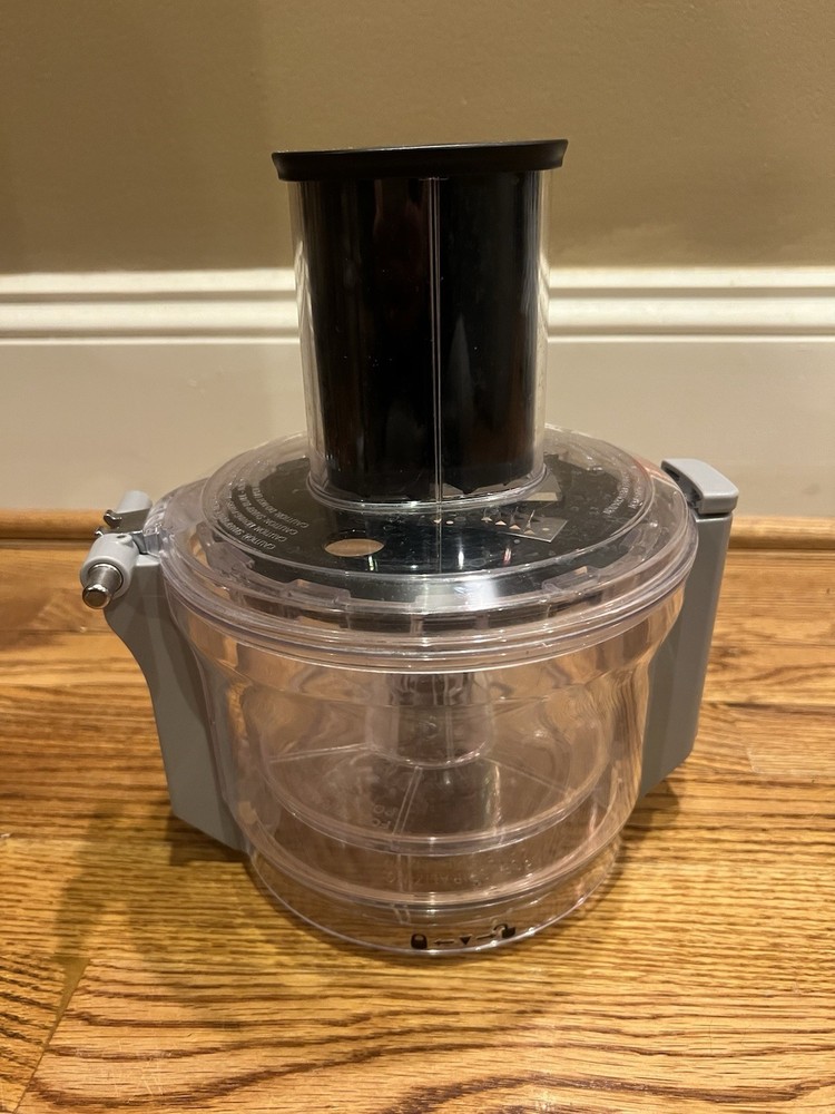 VEGGIE BULLET Model VB102 Electric Spiralizer Food Processor Silver Nice!!