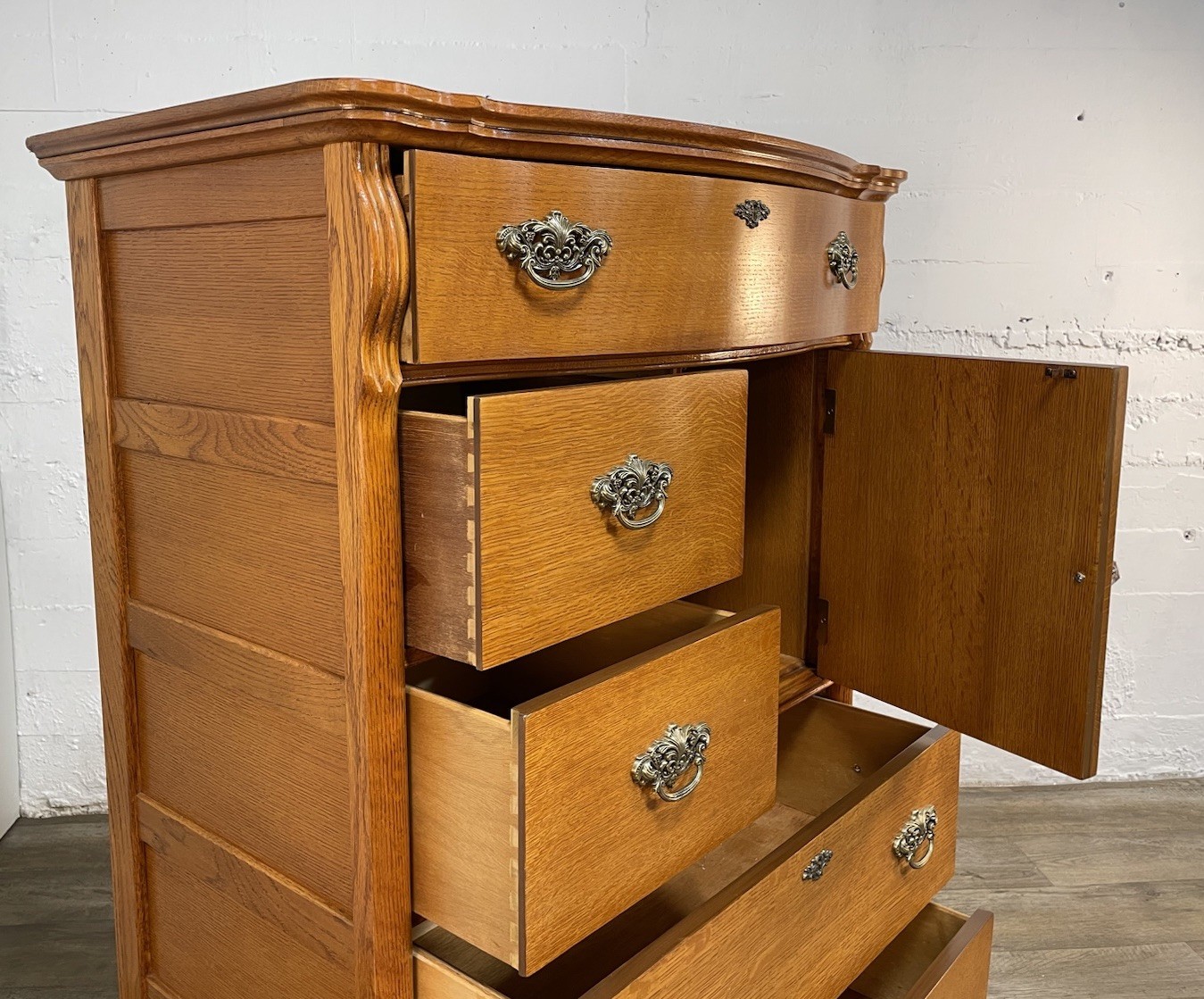 Lexington Furniture Door Chest Victorian Sampler Collection