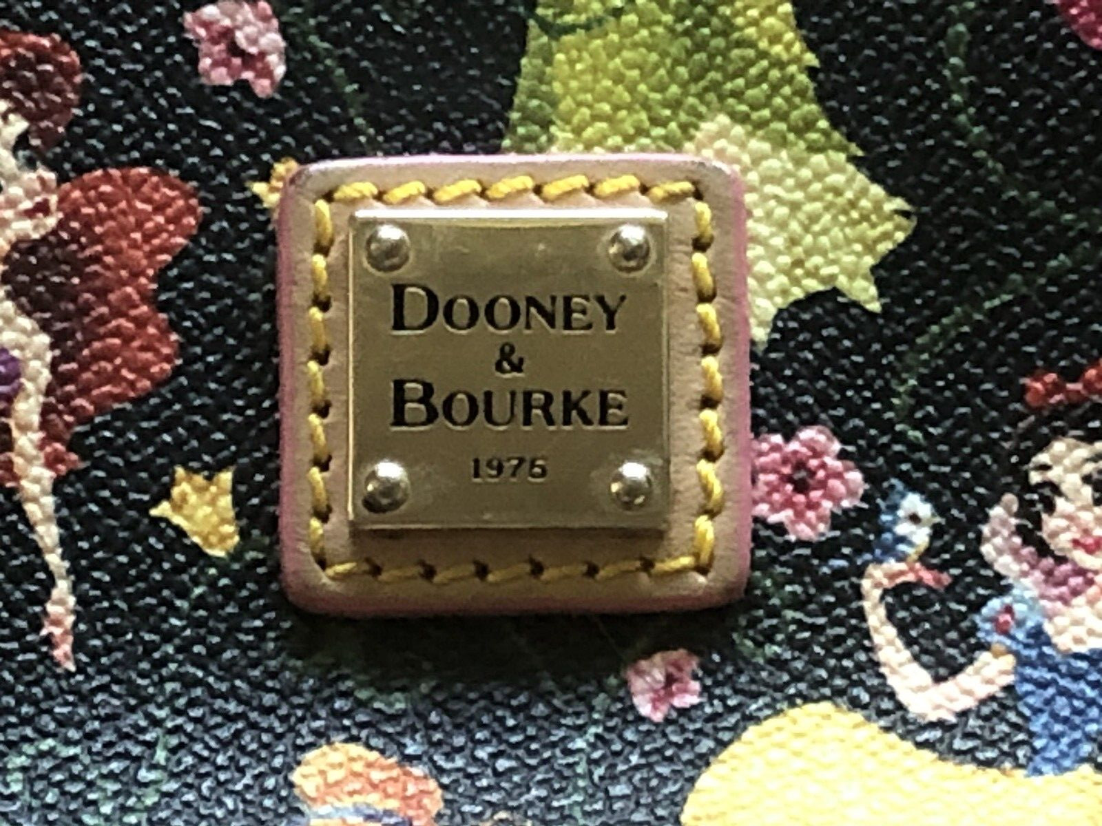 RARE DISNEY 2016 DOONEY & BOURKE PRINCESS HALF MARATHON CROSSBODY PURSE - ISSUES
