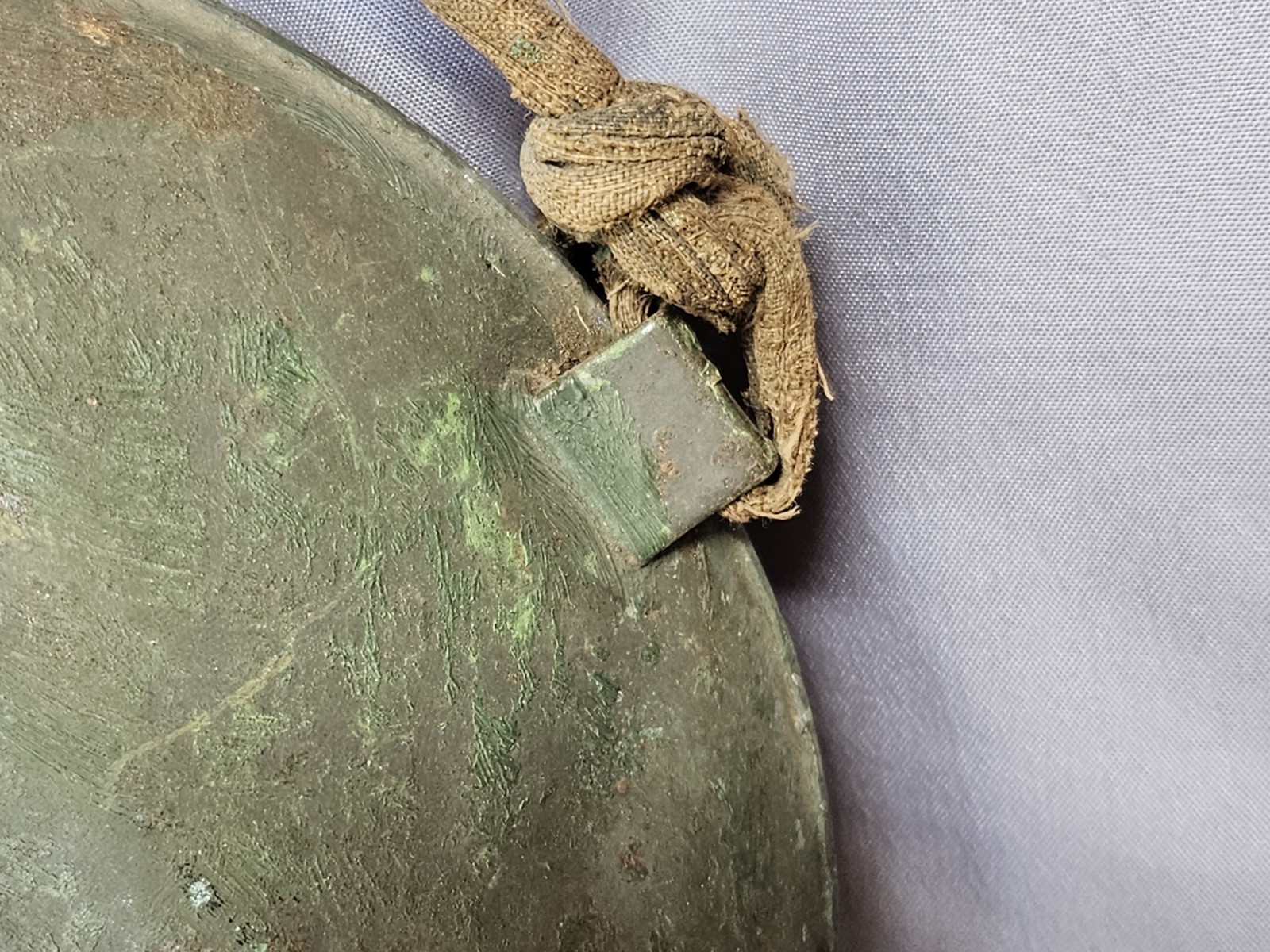 ORIGINAL AMERICAN CIVIL WAR SMOOTH SIDE CANTEEN WITH PAINTED FLOWERS AND STRAP