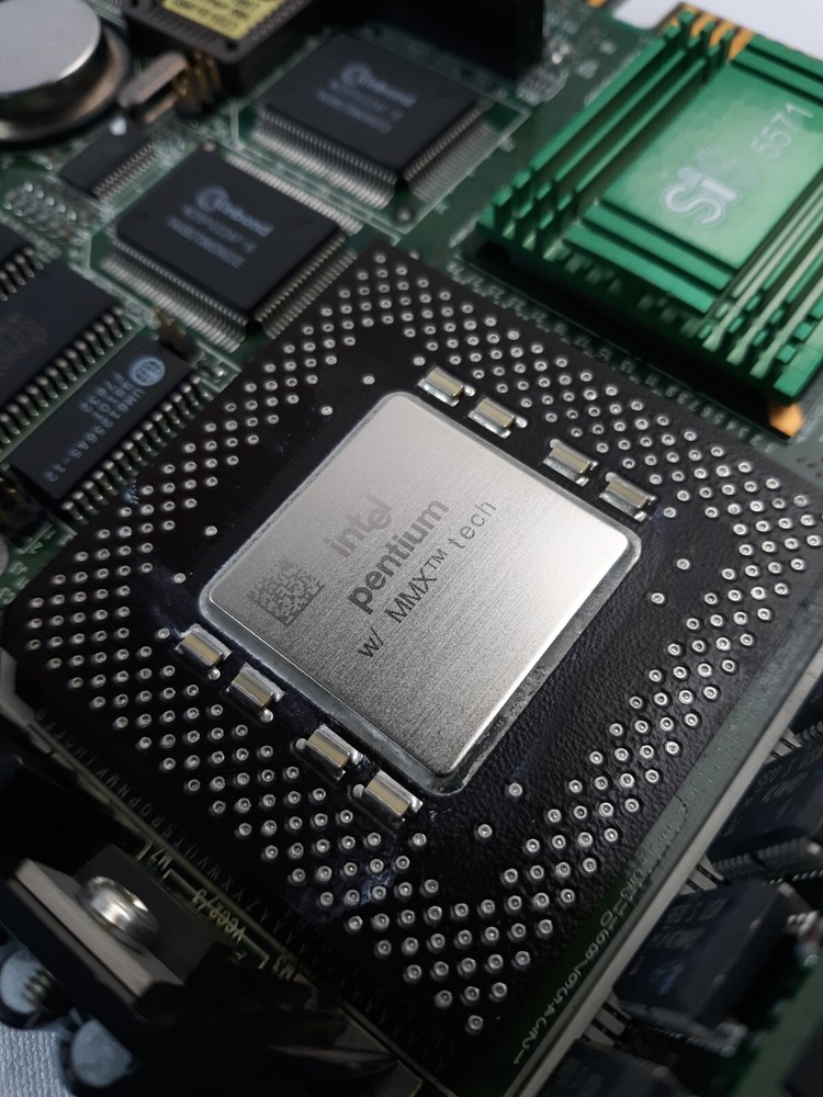 Advantech PCA-6153 CPU Board - Half-size Pentium CPU Card with VGA Controller