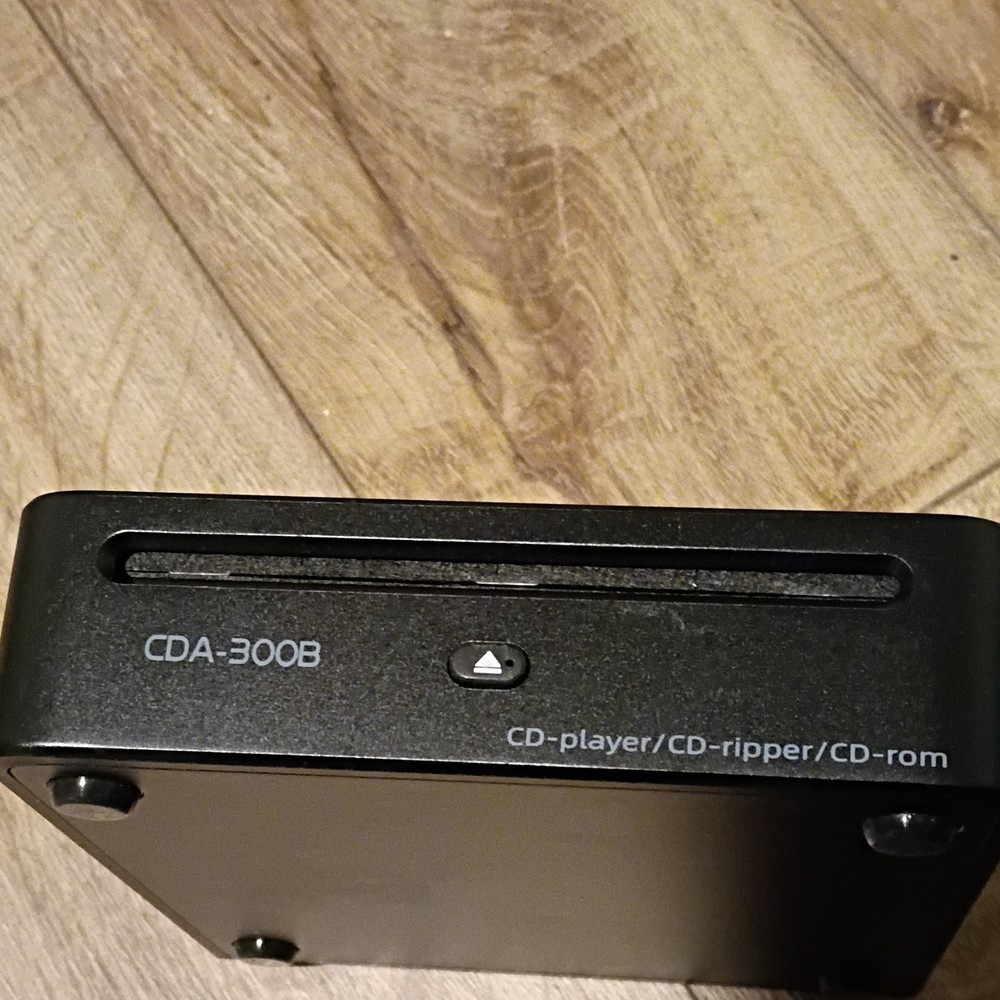 CDA-300B CD Player CD-ripper CD-rom USB Black Home Audio Component