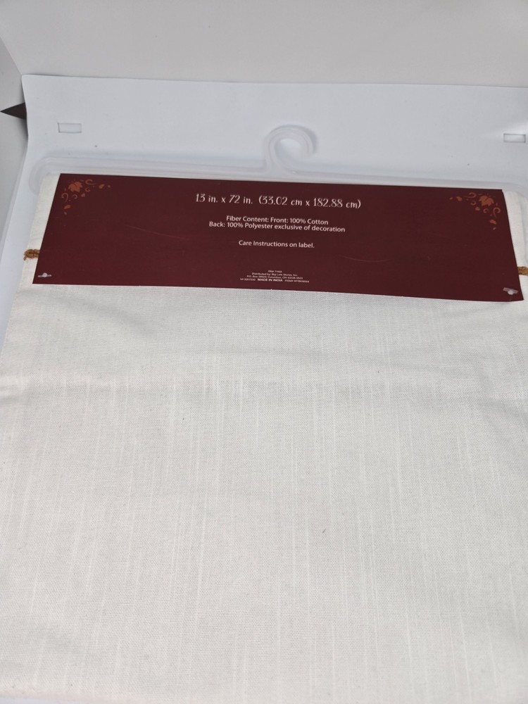 NEW Autum Comforts Fall Table Runner Pumpkin Accents