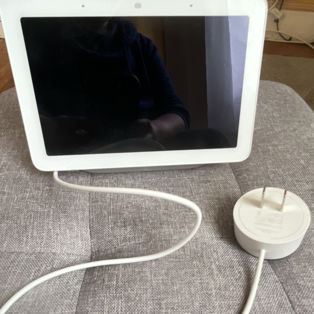 Google Nest Hub Smart Display Wi-Fi Google Assistant Compatible White/Gray