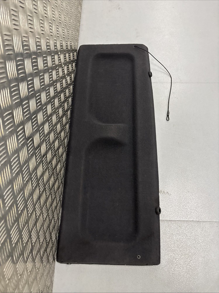 2003-2009 HYUNDAI GETZ PARCEL SHELF / LOAD COVER MISSING ONE STRAP RefB