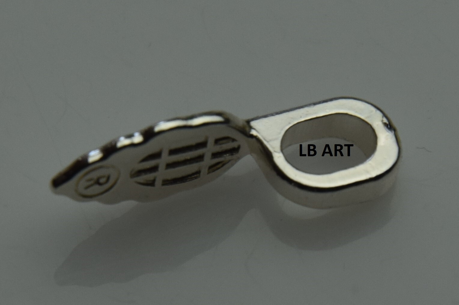 New Sealed pack of 25 AANRAKU Large Silver Plated Leaf Pendant Bails