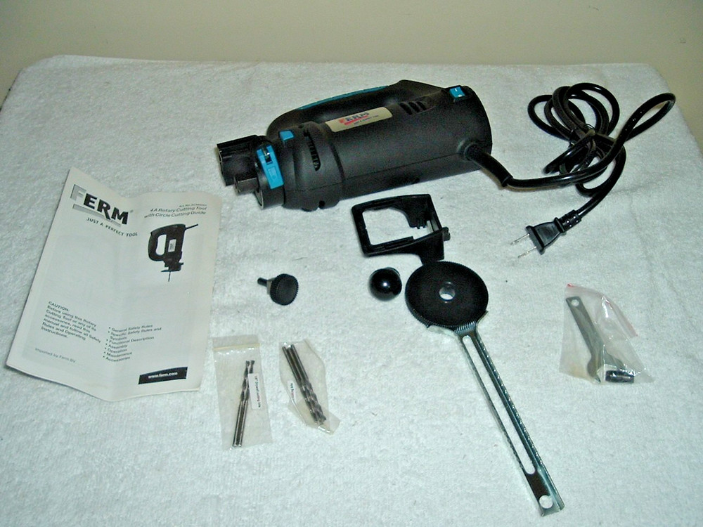 FERM 4A Rotary Cutting Tool w/Circle Cutting Guide Case & Instructions