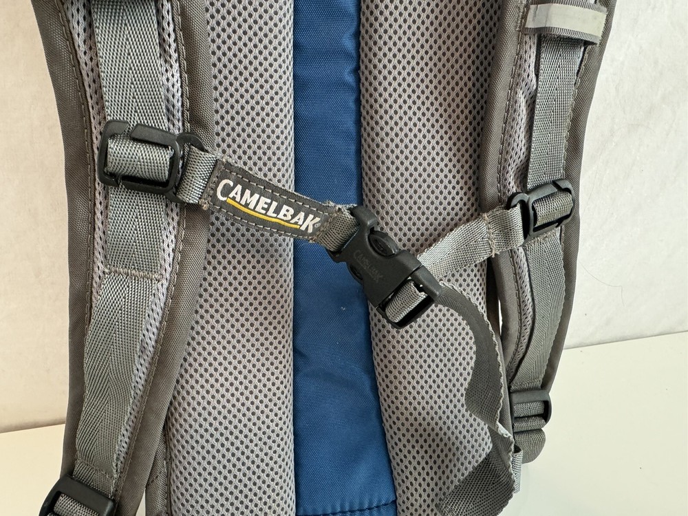 Camelbak Rogue Hydration Pack Backpack 2L Camping Hiking Running Bladder Include