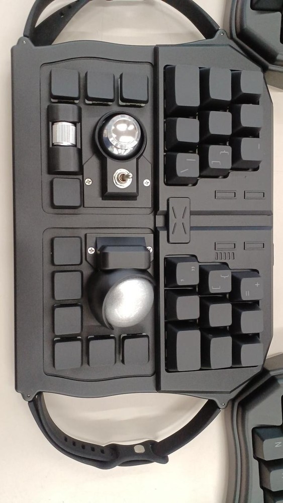 Transformable Keyboard Model GRABSHELL DOTBRAVO