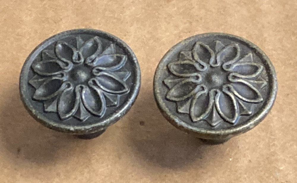 Pair Of Vintage Hardware Drawer Pull Handle Knobs Metal Flower Pattern