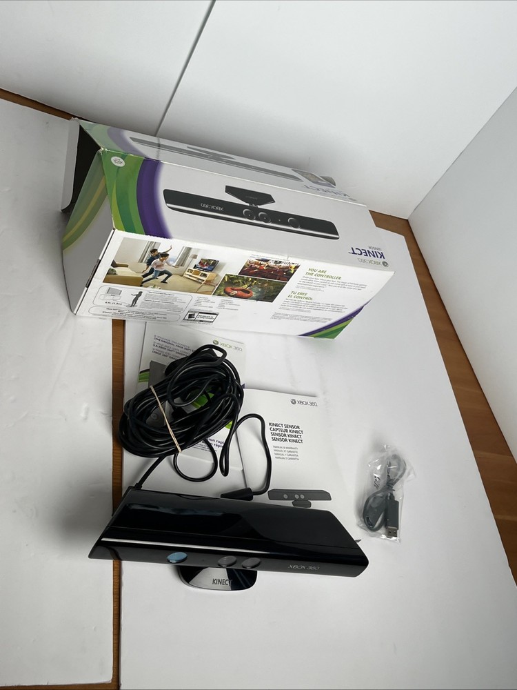 Microsoft Xbox 360 Kinect Sensor Model 1414 Motion Camera w/ Box Manuels, Etc