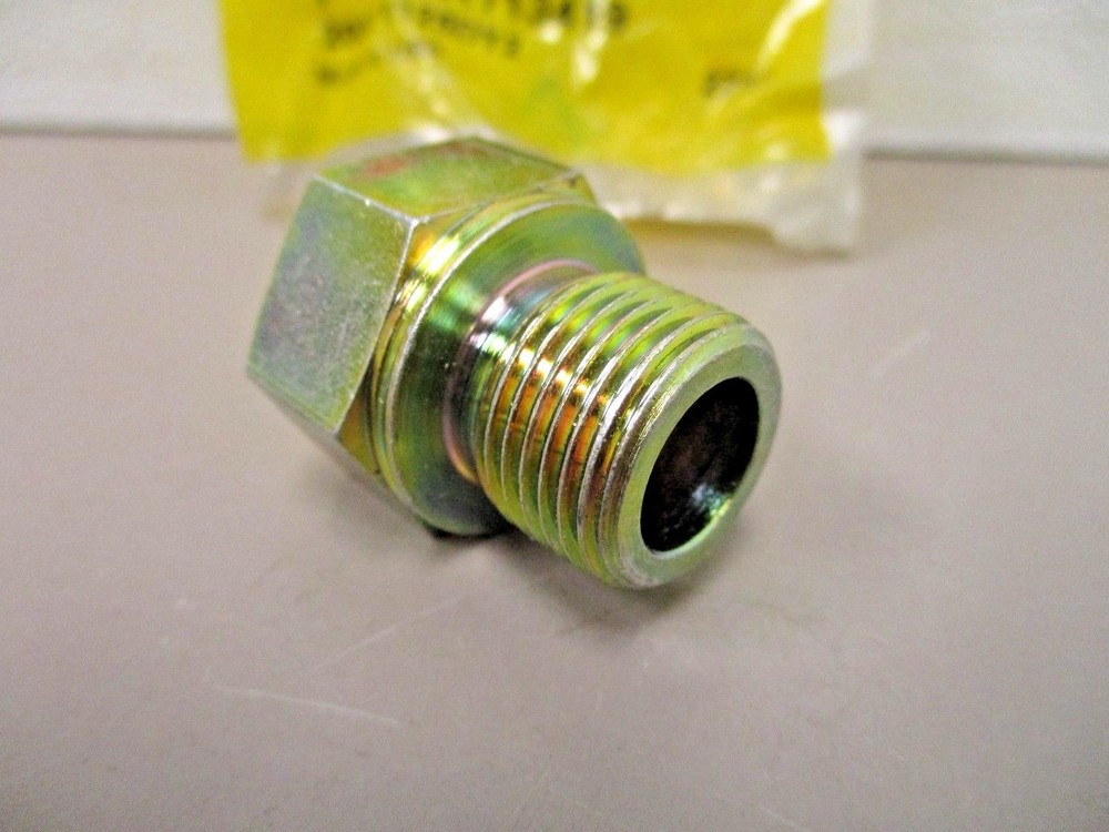 JOHN DEERE R113419 ADAPTER FITTING