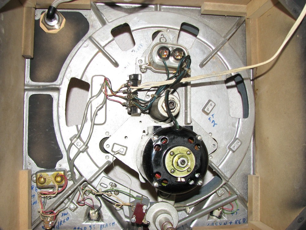 Russco Studio Pro Model B turntable