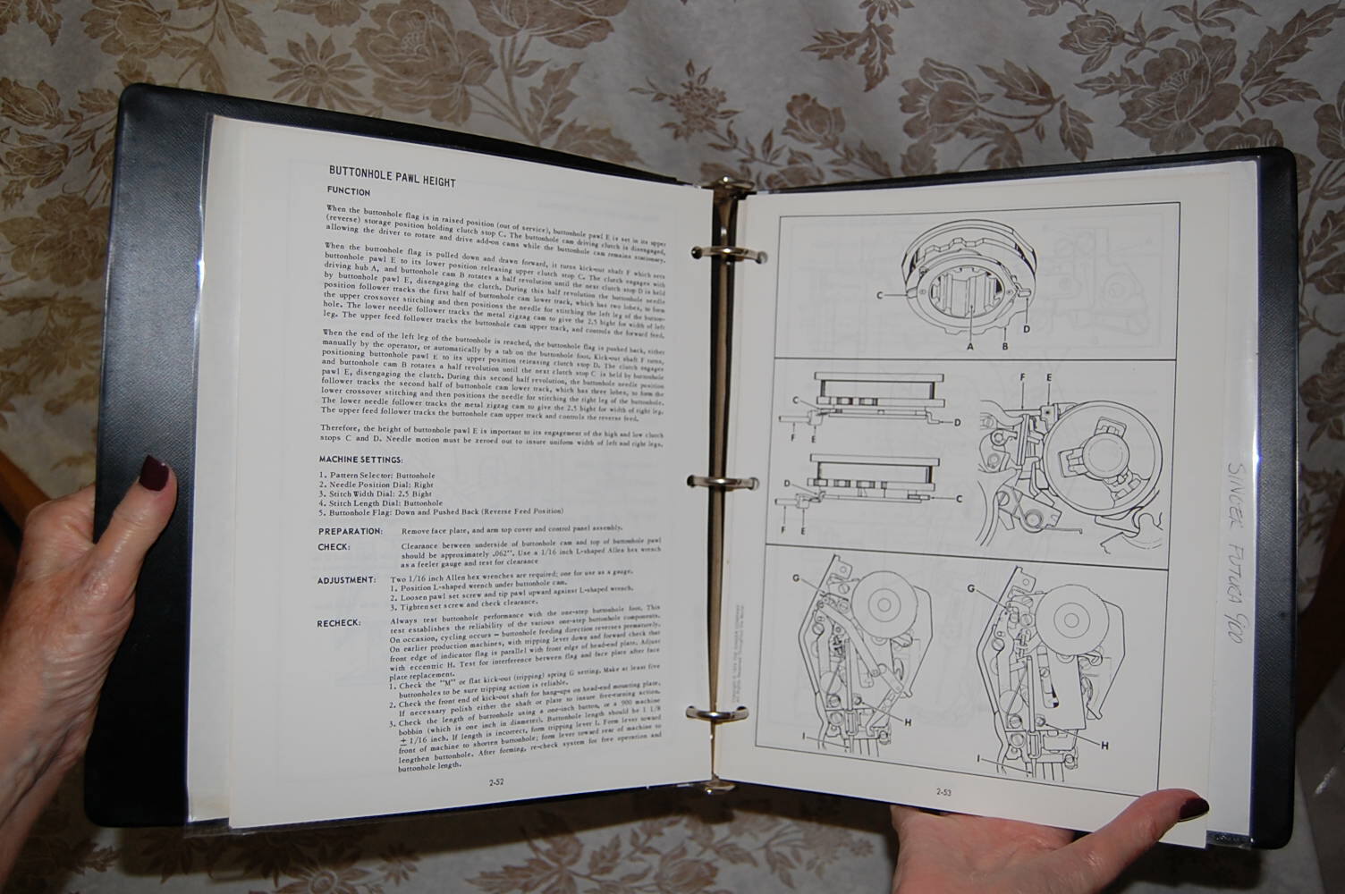 Professional Service Manual on CD for Singer 900 and 920 Futura Sewing Machines