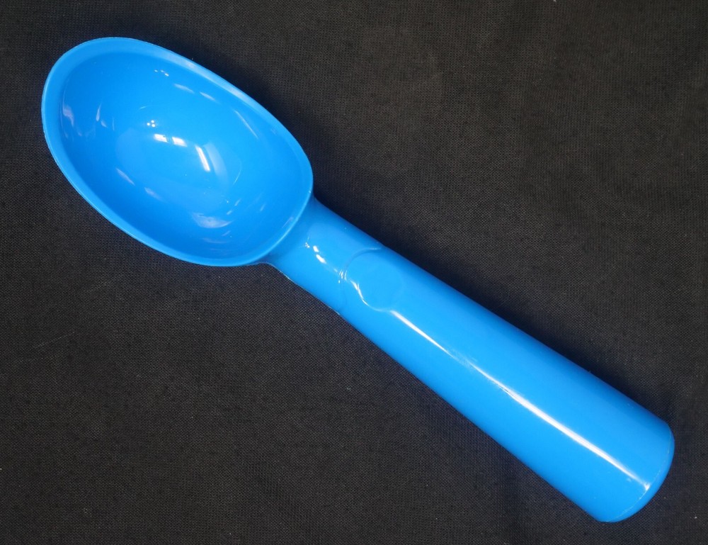 Ice Cream Scoop in Blue Plastic