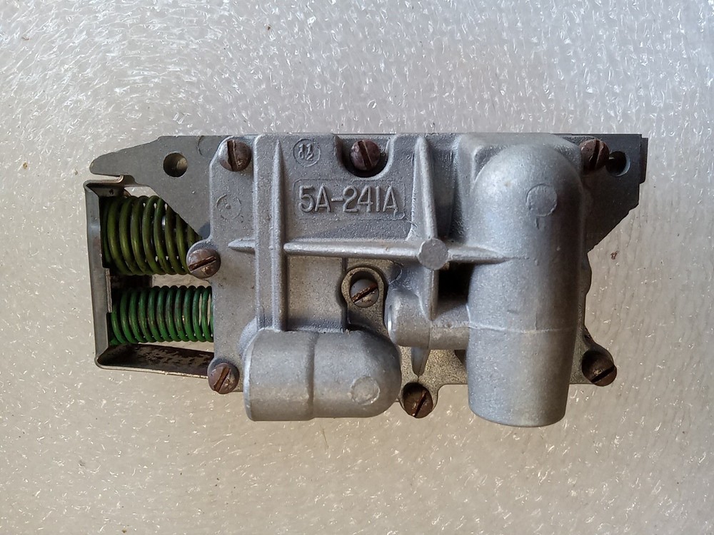 Jeep 917035 Regulator Main NOS