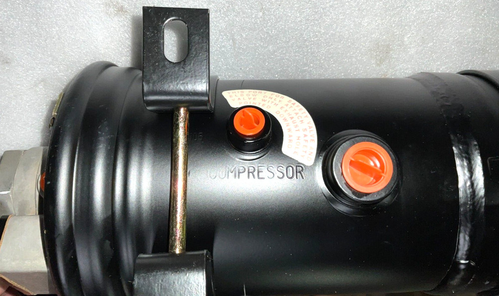 GENUINE NEW BENDIX AD-2 DRYER 103124 (12 VOLT)