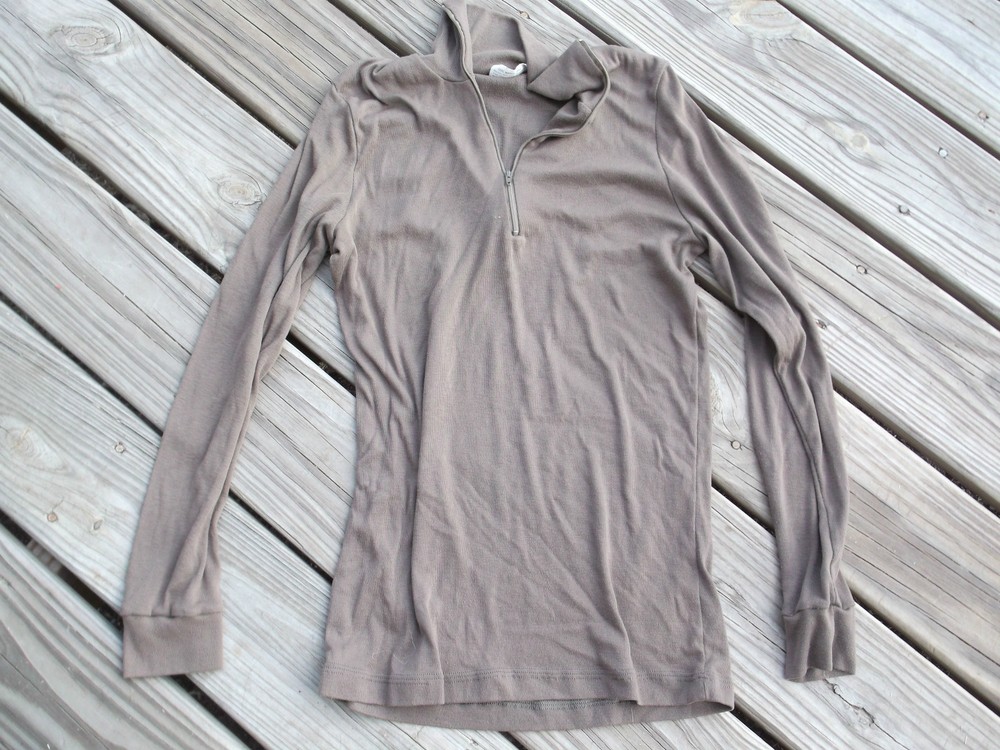 US MILITARY LWCWUS UNDERSHIRT SIZE SMALL