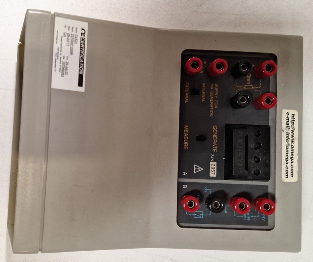 Omega CL523 Temperature Calibrator Thermometer