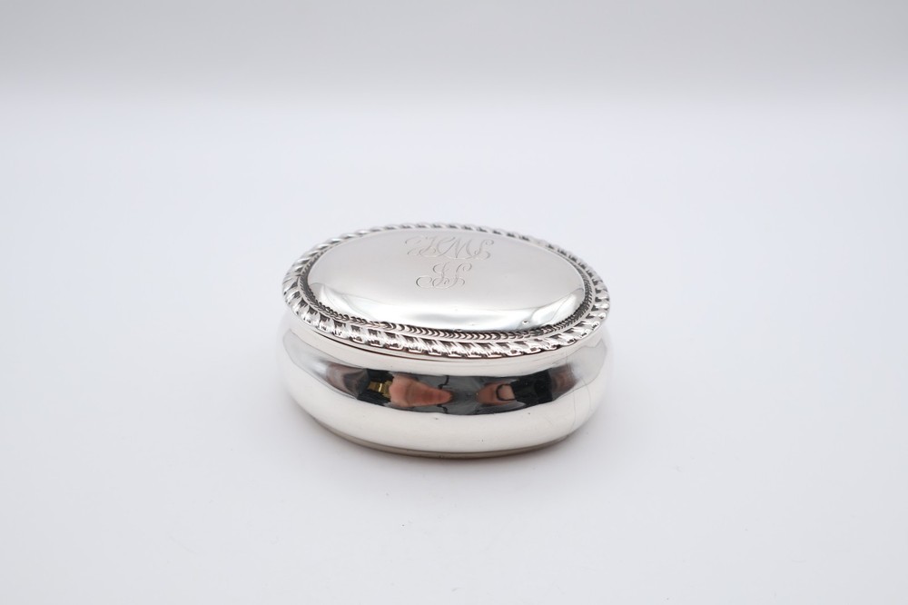 Quality Antique Solid Silver Oval Snuff Box Hallmarked Birmingham 1896