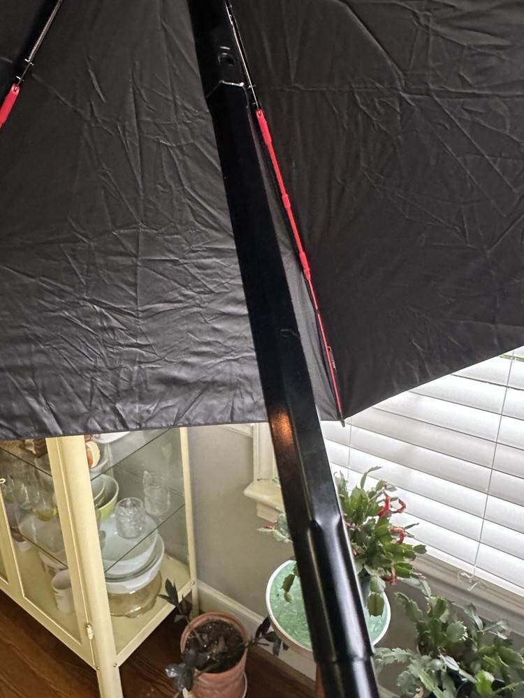 Rare Tumi Umbrella Pristine Condition! Medium. Push Button CLOSE! 💥