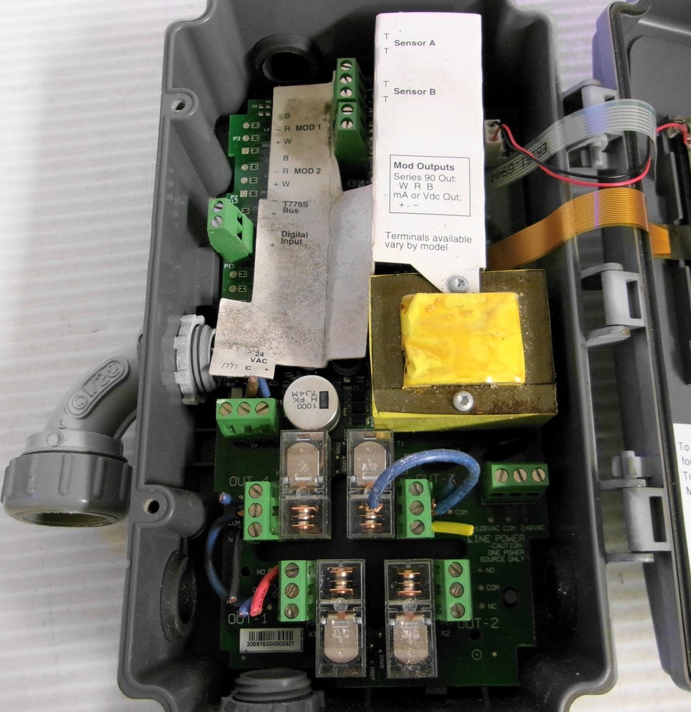 Honeywell T775B2024 Temperature Controller 24VAC