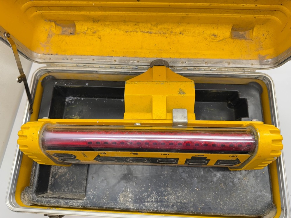 Laser Alignment Depthmaster ASSY 40500-01 Yellow Case Receiver UNTESTED READ