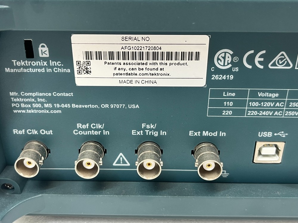 Tektronix AFG1022 Arbitrary Function Generator Dual Channel 25 MHz 125 MS/s