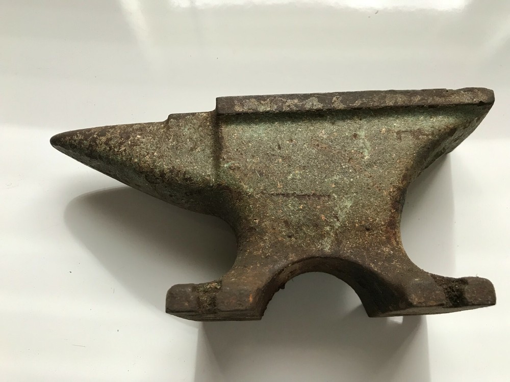 Anvil Blacksmith 8.25"X 2"X4" Unbranded.