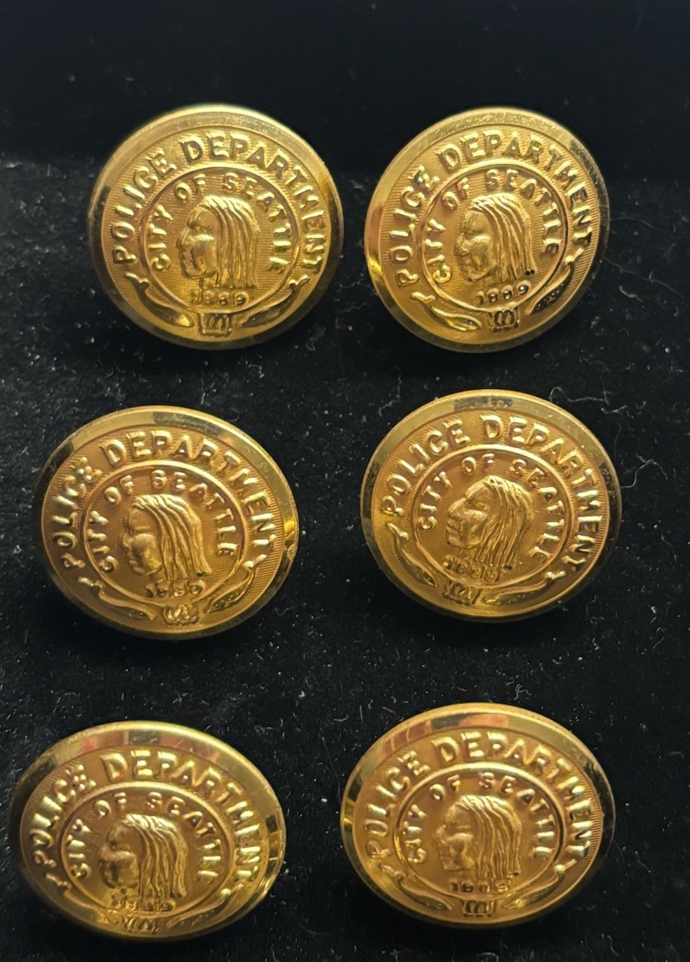 Waterbury Brass Buttons Seattle Washington Police Department Full Set
