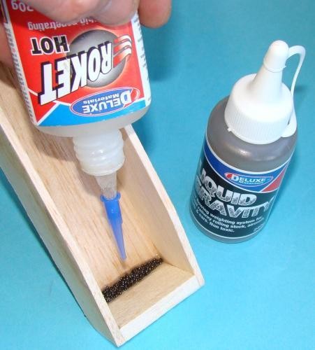 Deluxe Materials Liquid Gravity 240g BD38