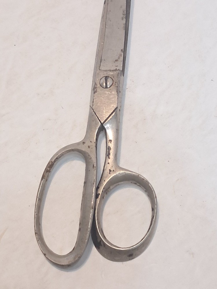 Collectible Vintage Unmarked Scissors (e)
