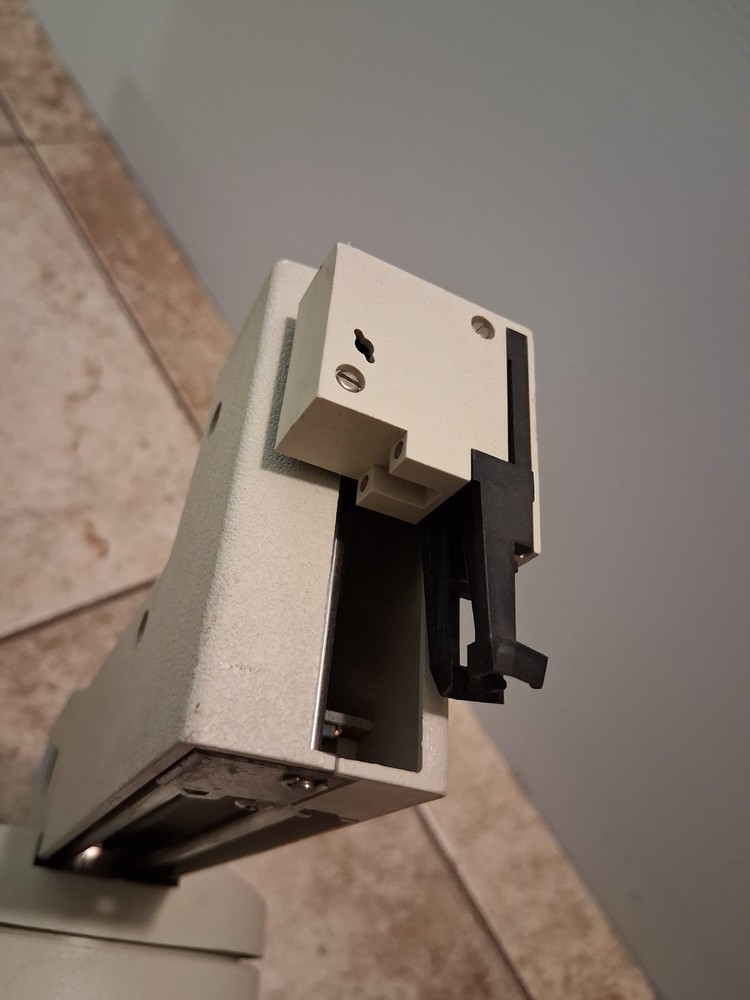 Hewlett Packard HP Autosampler 18596B as is untested