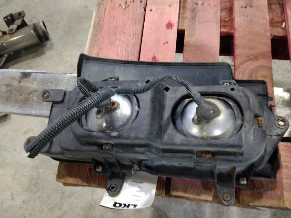 For 2006 ISUZU FTR HEADLIGHT Right , MN