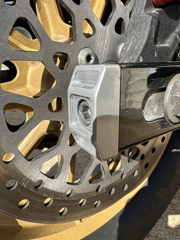 Dyna 1991-2005 axle adjuster blocks Lopro